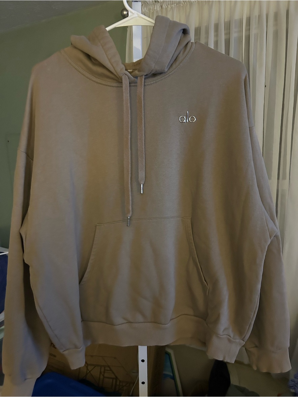 Alo Hooded Pullover Sweatshirt in Taupe